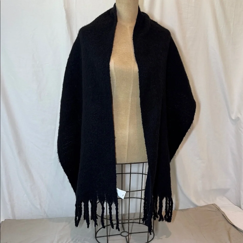 Lucky Brand Black Knit Shawl